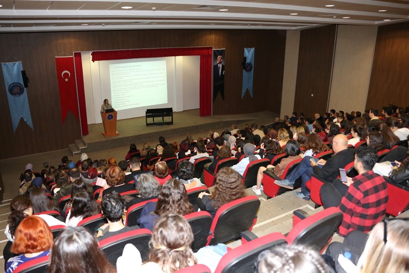 Cumhuriyetin 100. Yılında Kadın Haklarını Yeniden Düşünmek: Mücadele ve Kazanımlar Sempozyumuna katılım gösterdik.